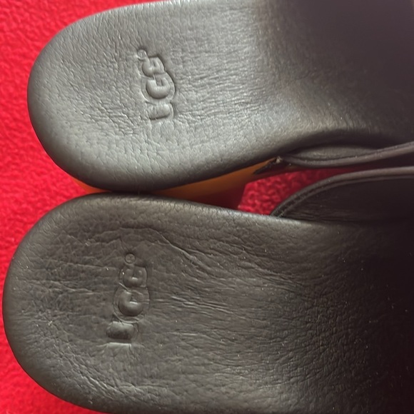 UGG size 7 - Picture 8 of 17